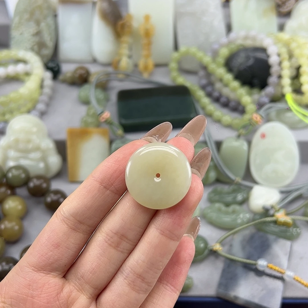 和田玉未镶嵌颈饰