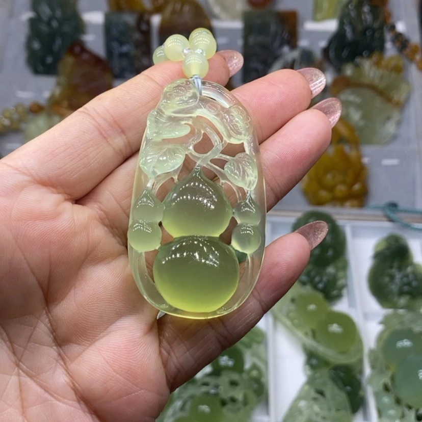 【闪购商品】蛇纹石玉颈饰未镶嵌千**雪