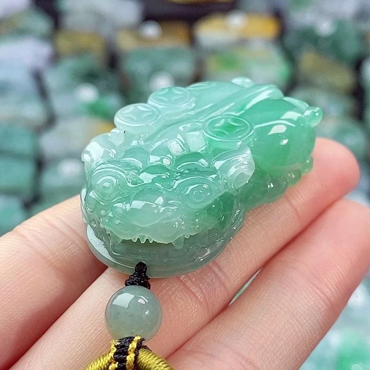 颈饰未镶嵌翡翠天然