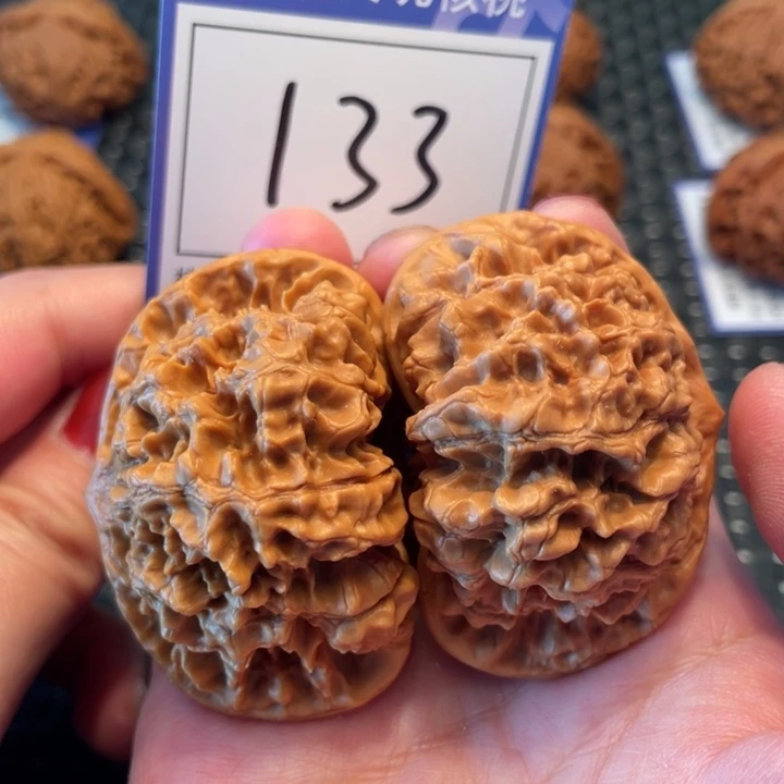 桃核把件52官帽133。。。