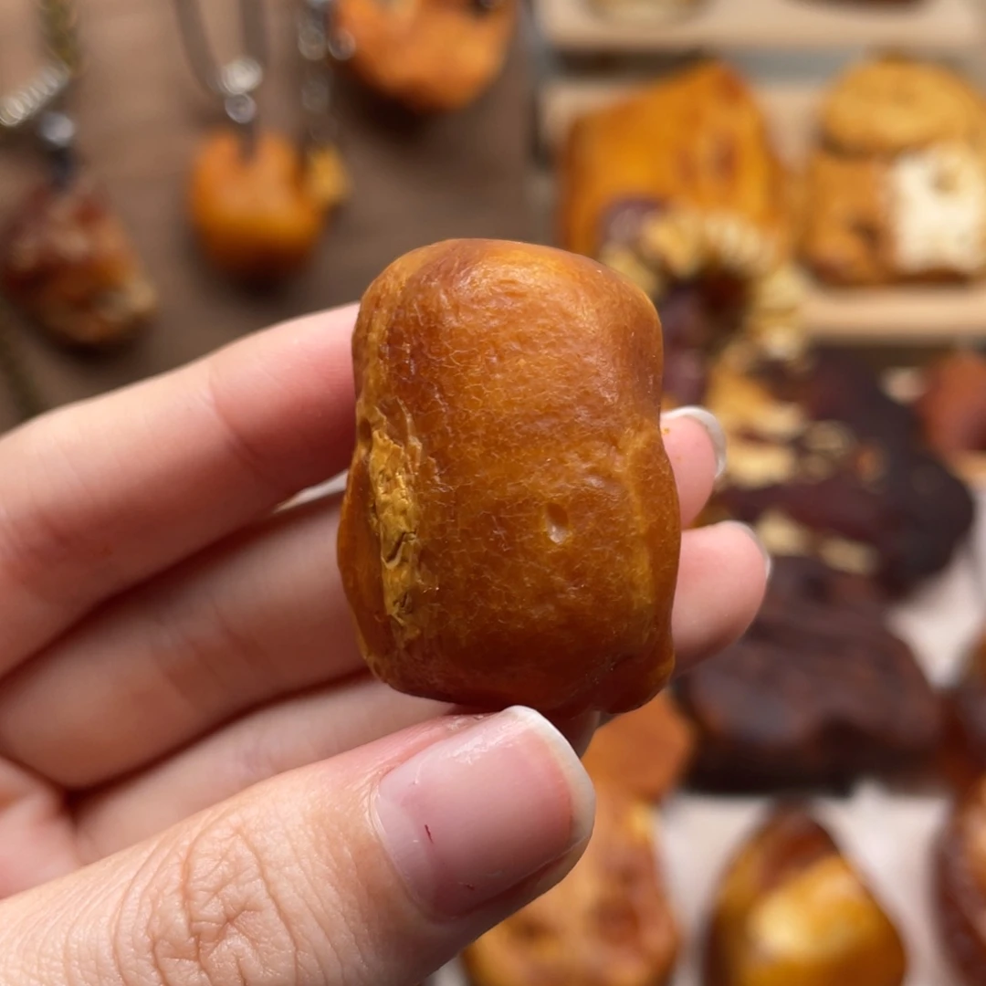 琥珀未镶嵌珠宝奇石