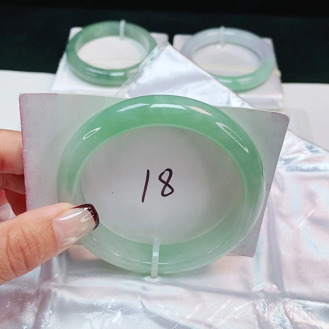 翡翠未镶嵌手镯 正圈57+