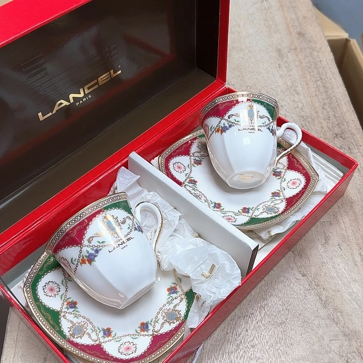 瓷片噗哈哈哈哈哈哈哈哈哈