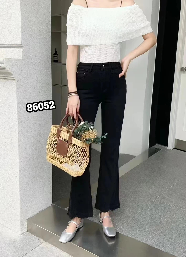 0666韩版黑色微喇叭牛仔裤86052