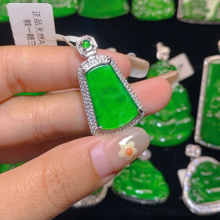 翡翠未镶嵌颈饰8888888888