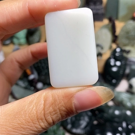 未镶嵌和田玉（糖玉）珠宝半成品