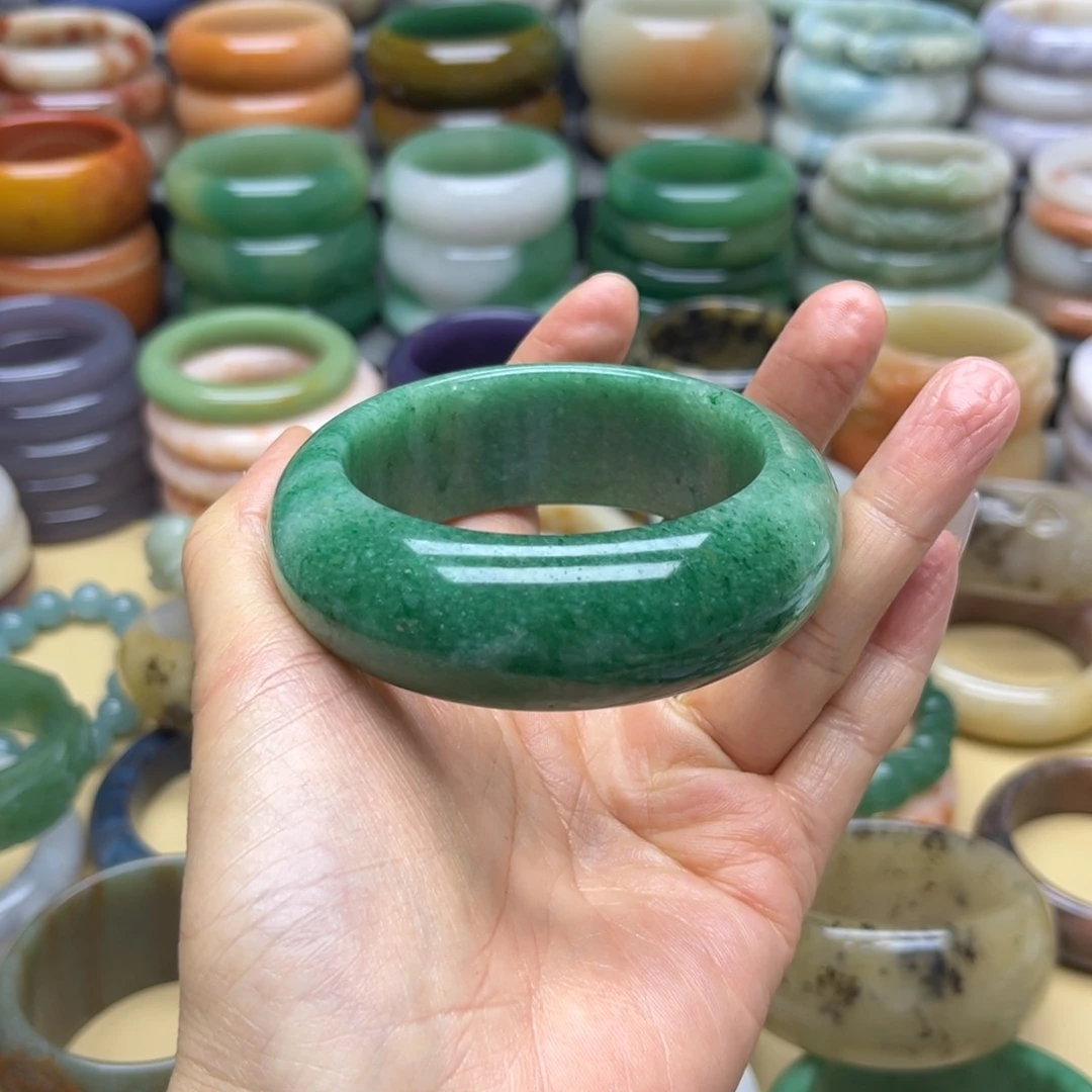 石英质玉手镯未镶嵌幸*花