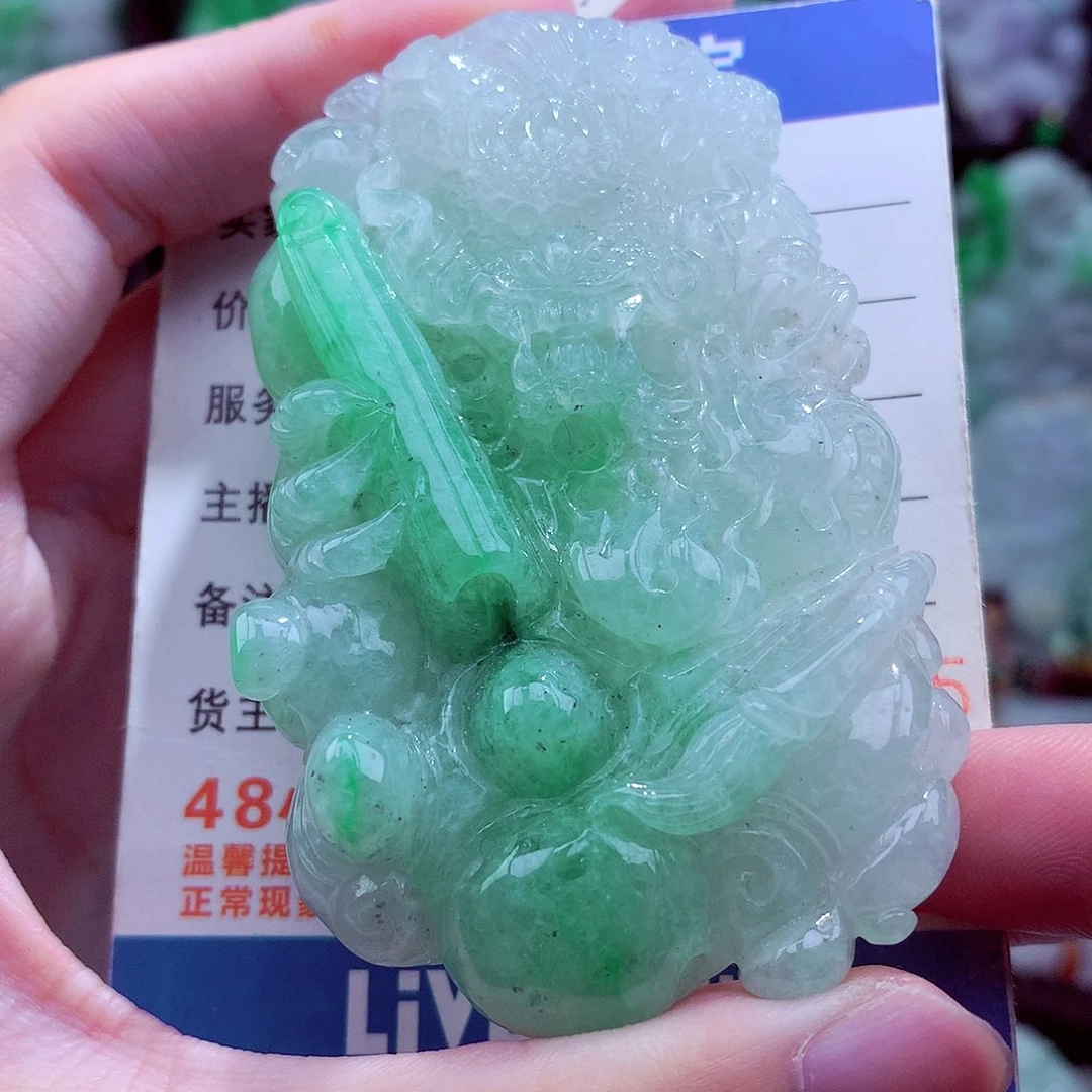 翡翠未镶嵌颈饰挂件