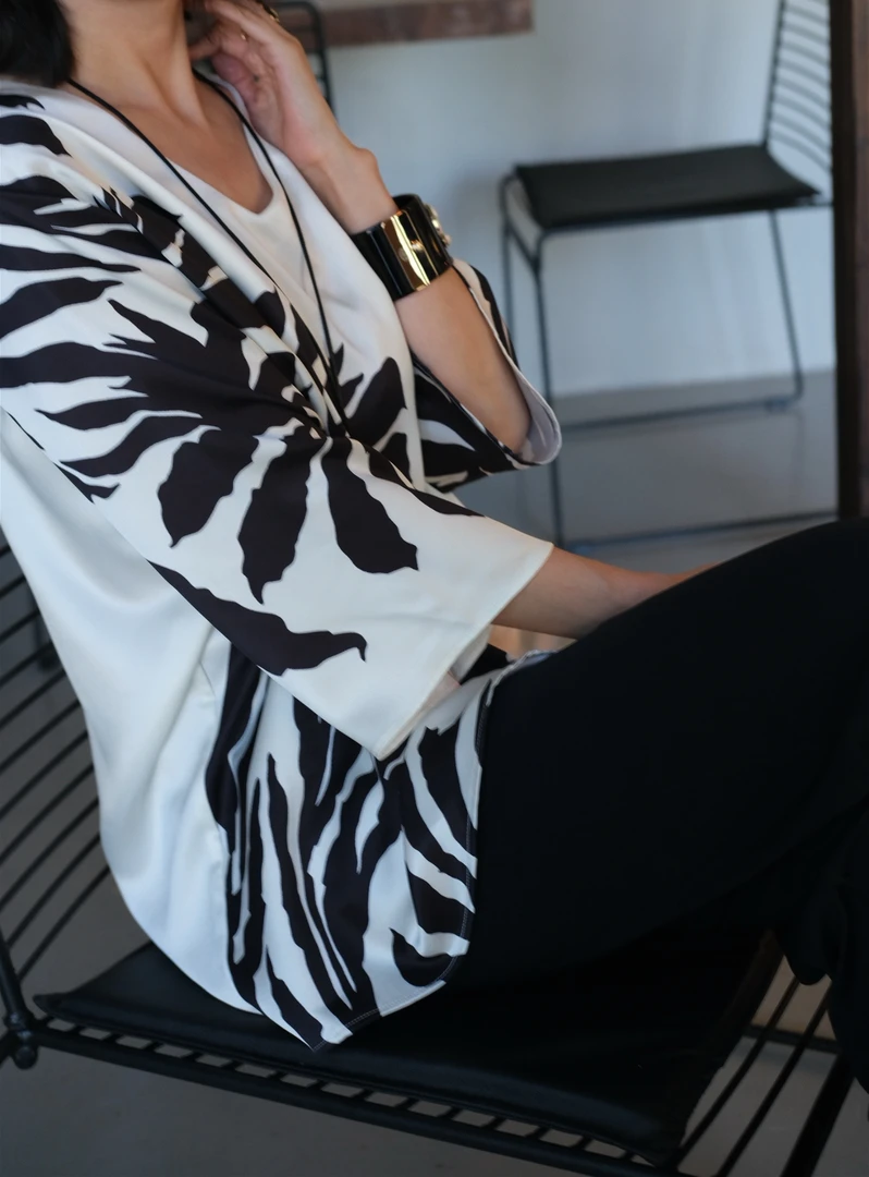 【三仪】7073#新款夏季轻薄V领醋酸高定上衣女士时尚设计师款小衫