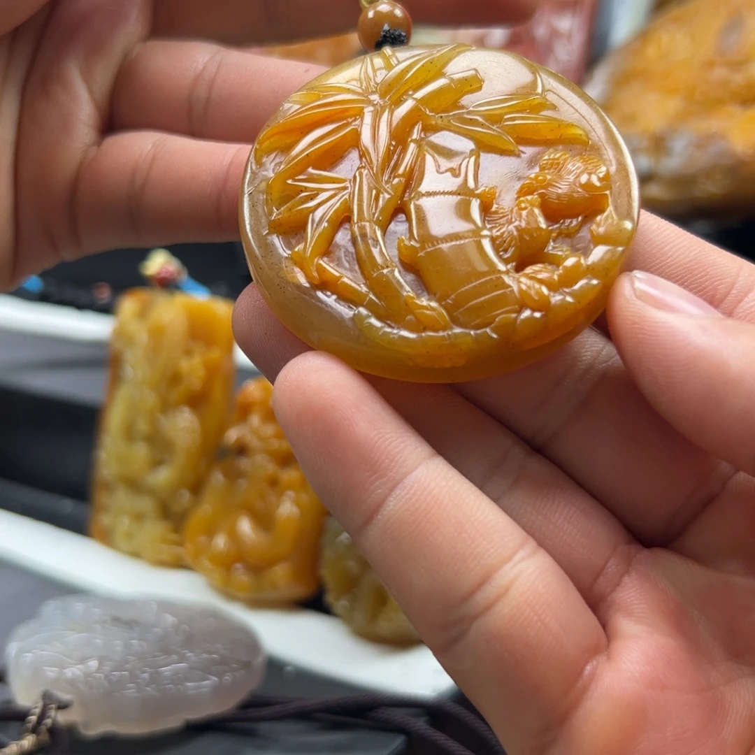 石英质玉（黄龙玉）未镶嵌黄龙玉