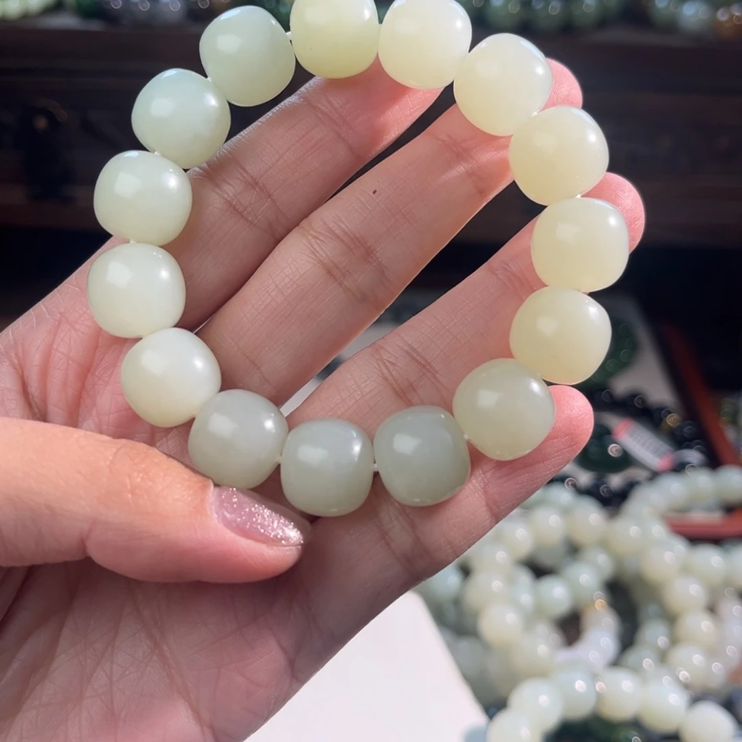 【***】和田玉未镶嵌手链