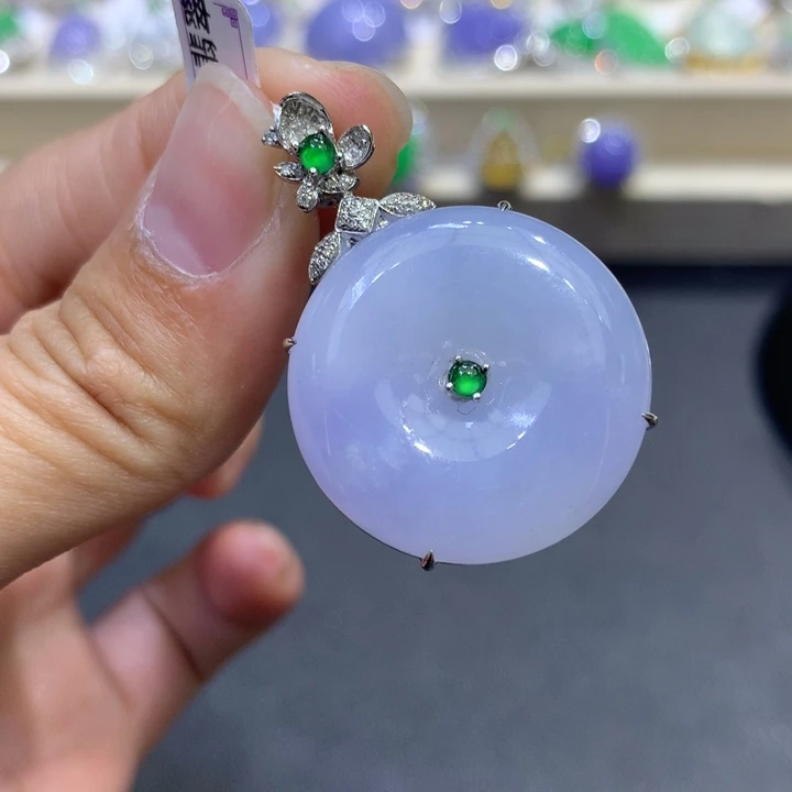 翡翠颈饰18K金镶嵌翡翠