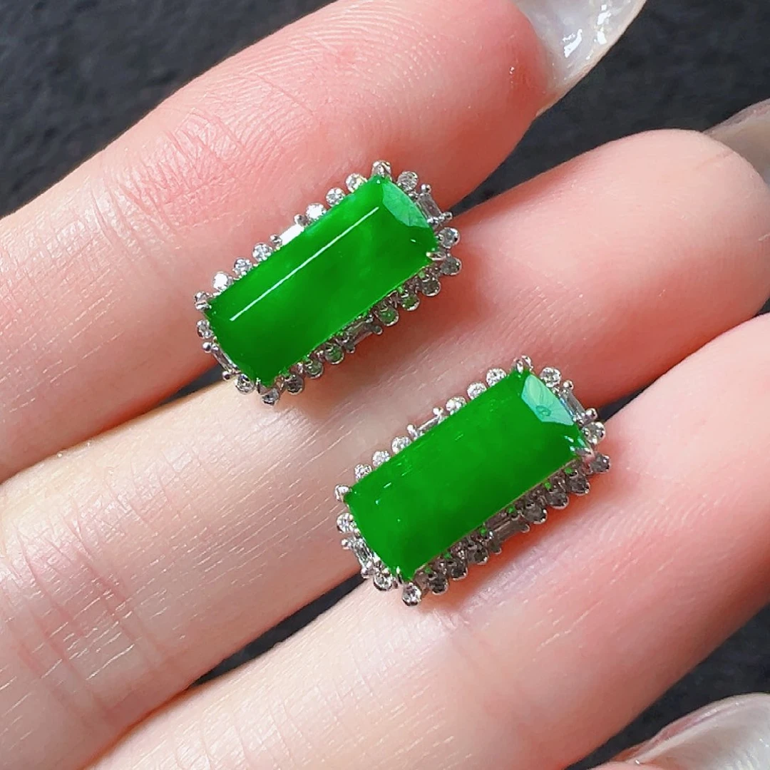 翡翠18K金镶嵌耳饰签收后24小时鉴赏期，过时不退