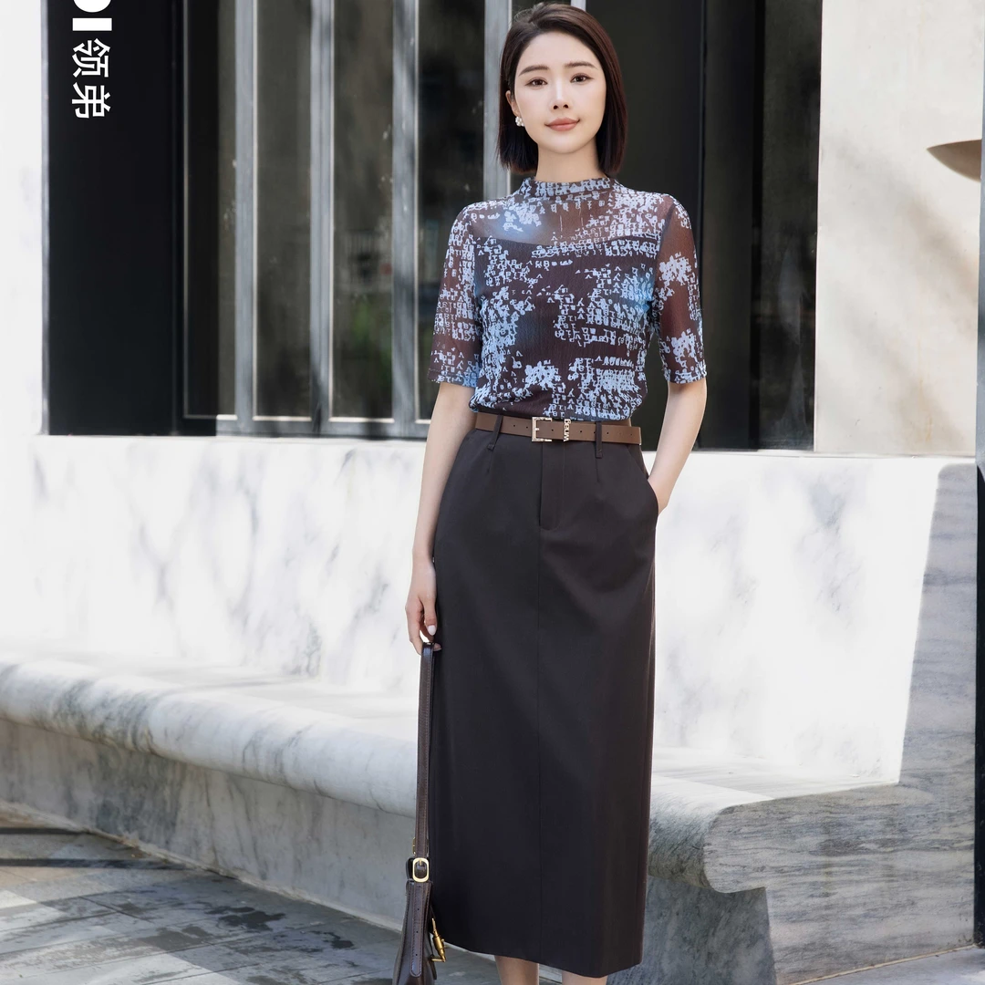 25年秋季中领系带通勤咖底兰花时尚黑色打底衫显瘦印花女士百搭