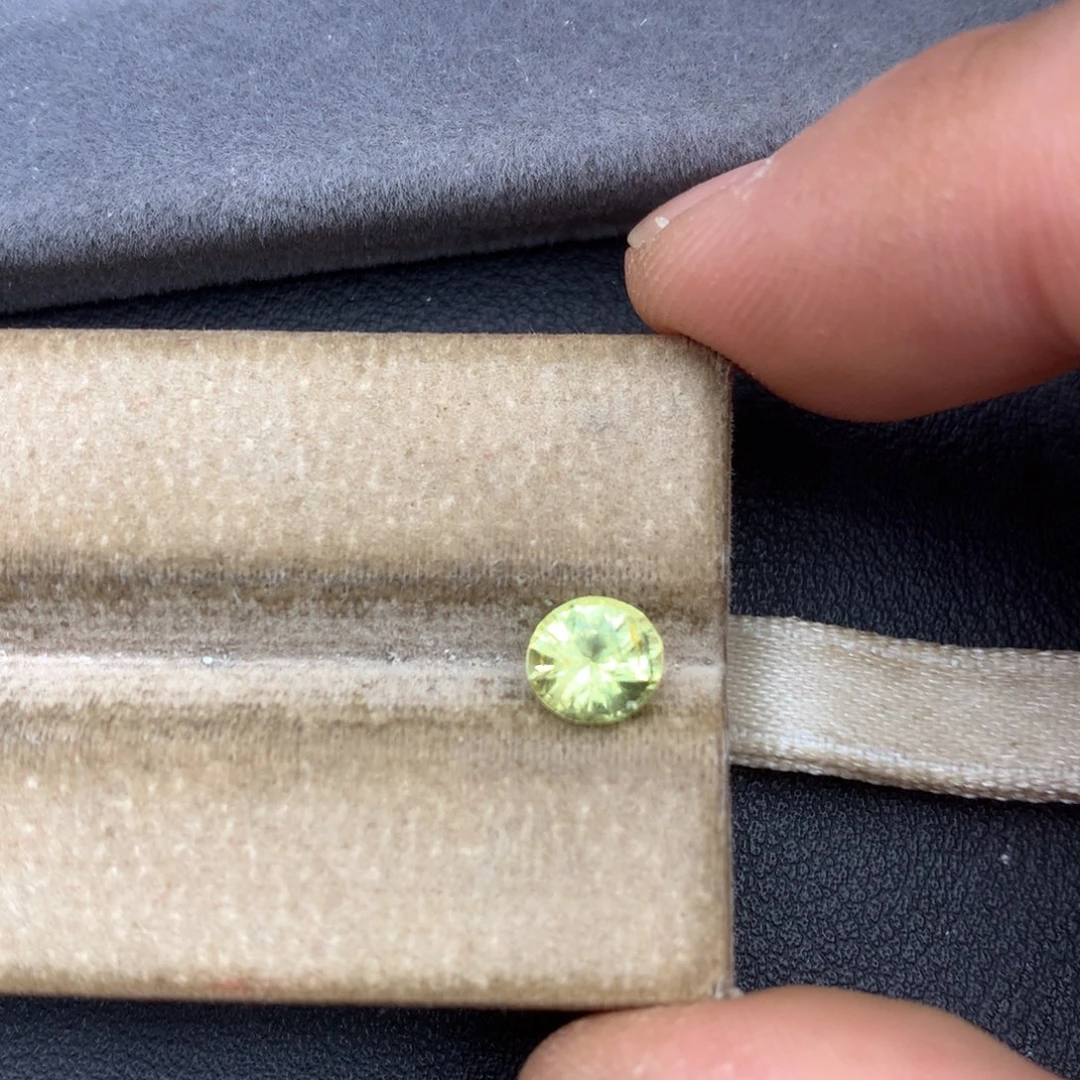 裸石金绿宝石1.2ct