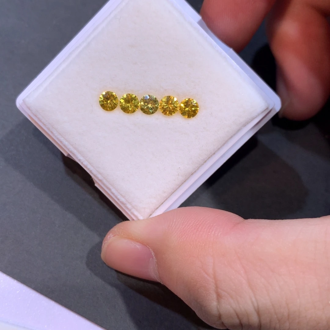 彩色蓝宝石裸石1.36克拉圆4