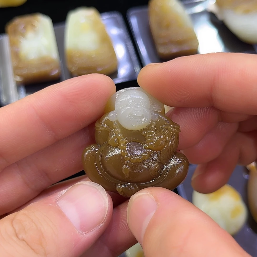 【闪购商品】颈饰未镶嵌和田玉(糖玉)