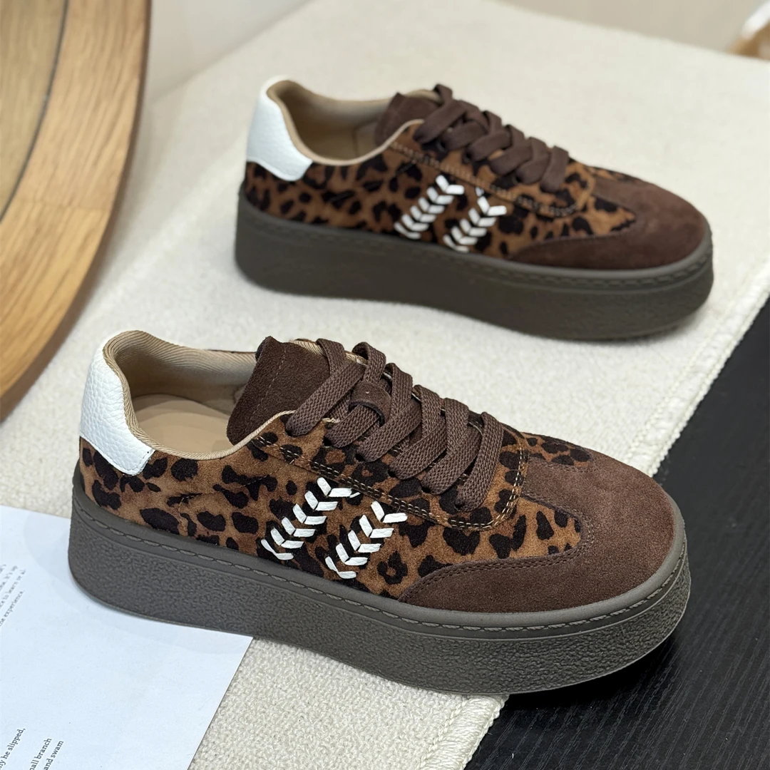 真皮时髦超火松糕豹纹德训鞋女2025新款秋季厚底磨砂时尚休闲板鞋