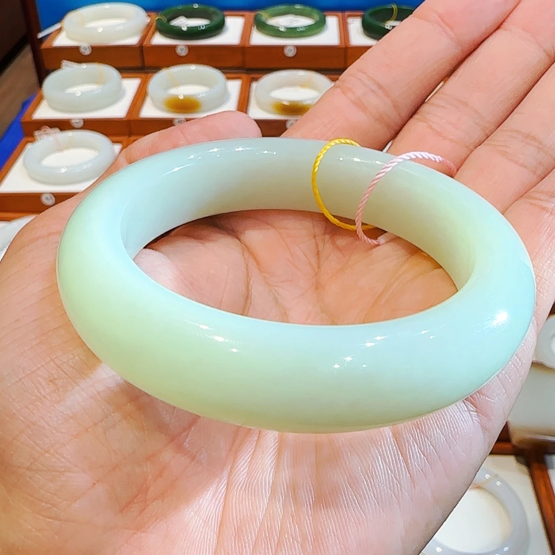 和田玉未镶嵌手镯且末奶青蓝60 61 62