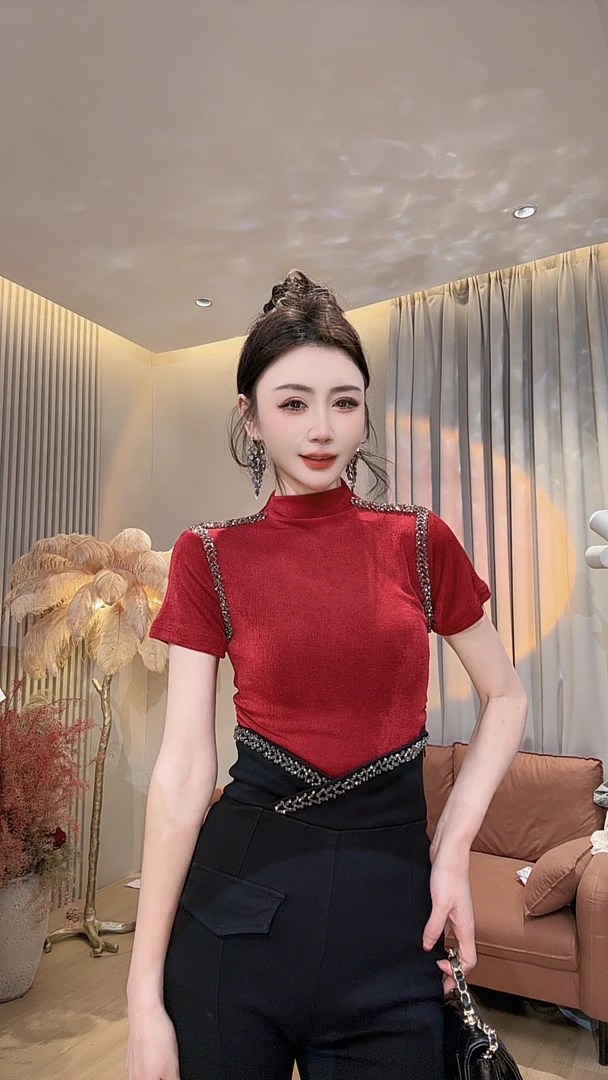【美美专享】99770春夏新款显瘦百搭半高领钻钻设计感女装上衣