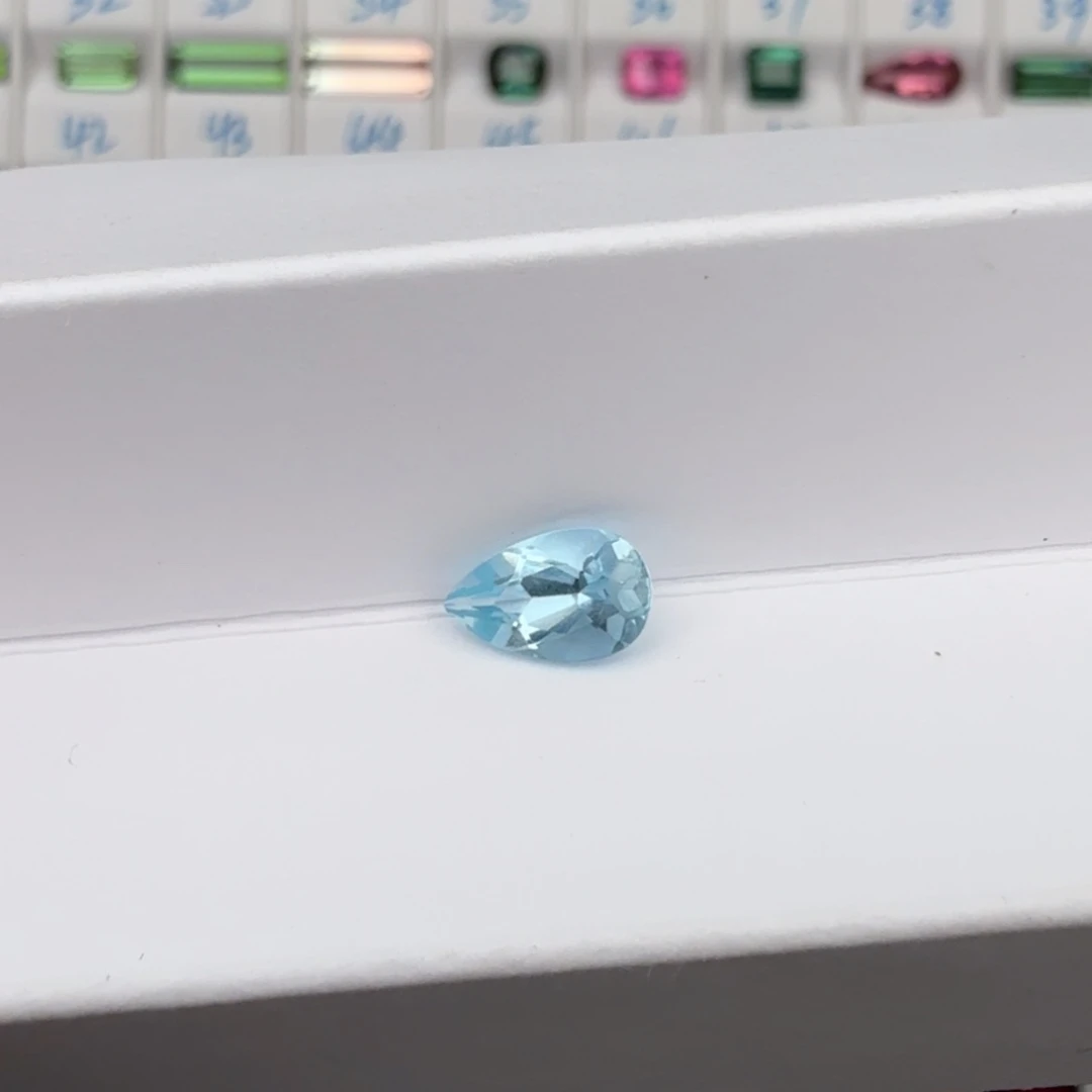海蓝宝石裸石天然圣玛利亚色0.9克拉