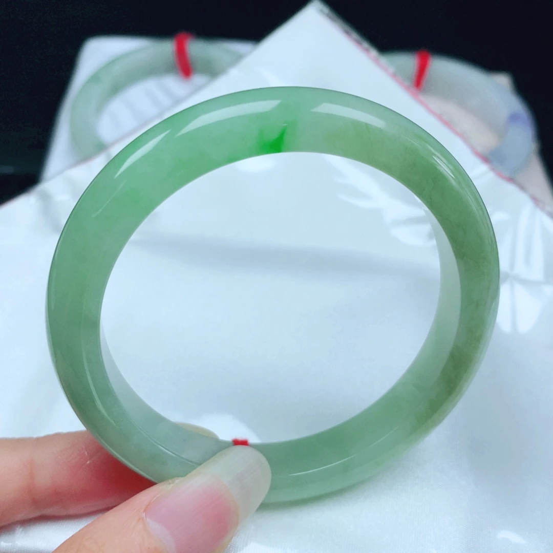 翡翠未镶嵌手镯   编号68 正圈56