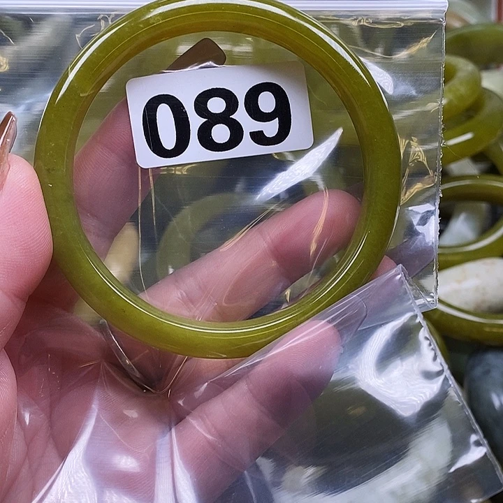 慧***蛇纹石玉未镶嵌手镯