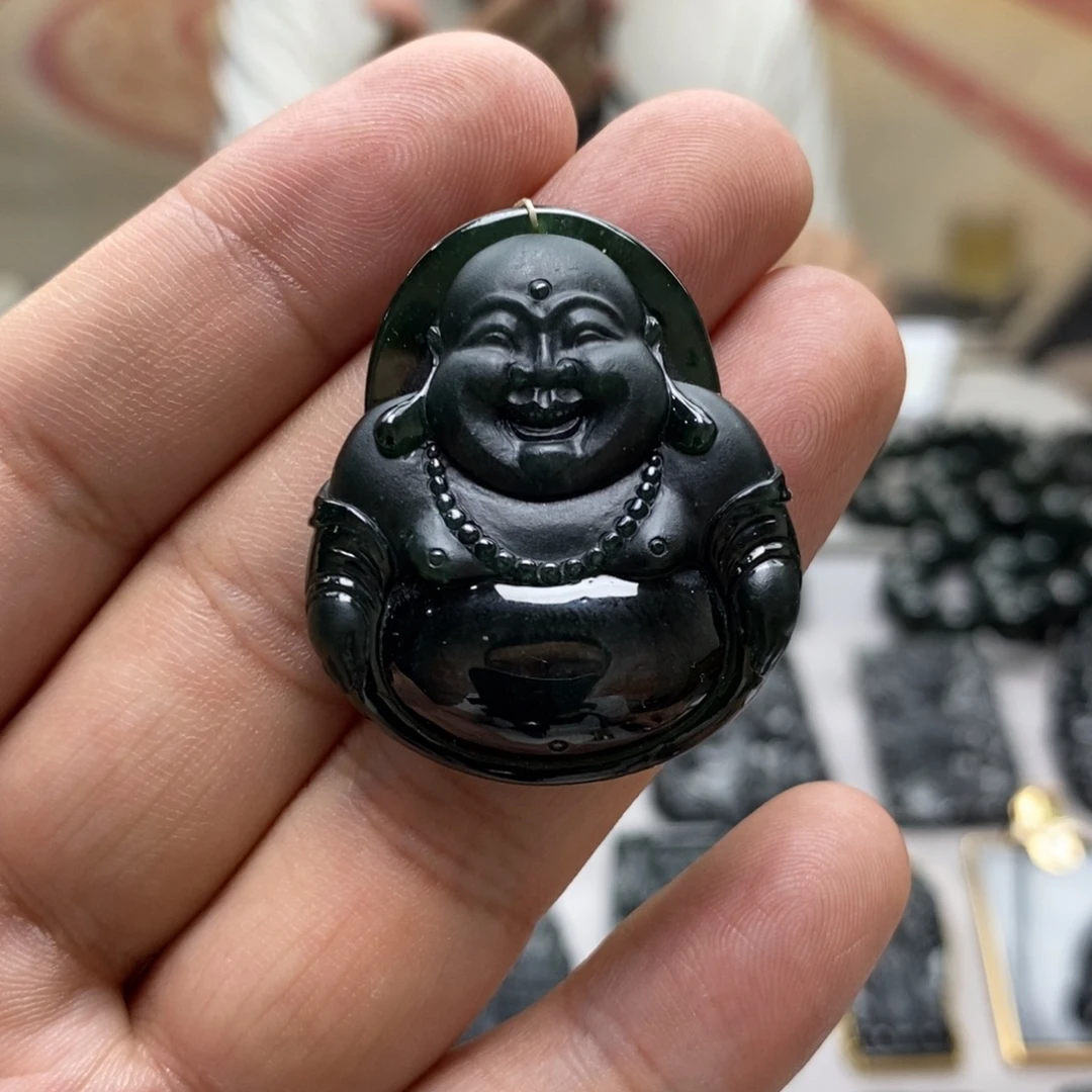 翡翠未镶嵌颈饰佛公