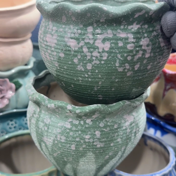 凑9块包邮，有孔，陶瓷花盆