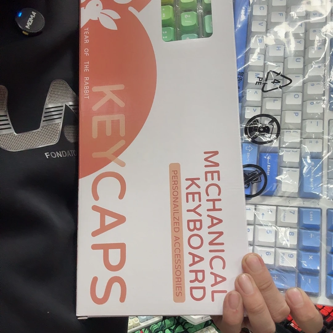 99新定制款彩虹键帽青州三模机械键盘