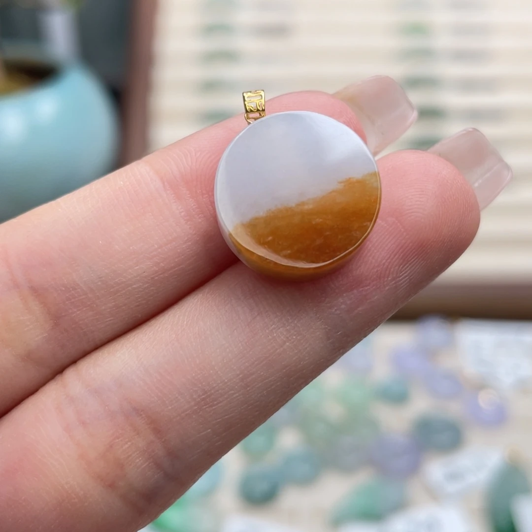 翡翠18K金镶嵌吊坠(不含链)a02橘黄无事牌