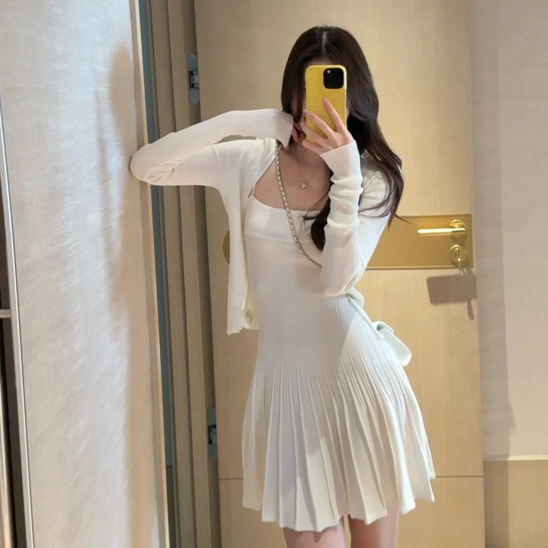 白月光穿搭纯欲套装女气质白色针织抹胸百褶连衣裙长袖开衫两件套