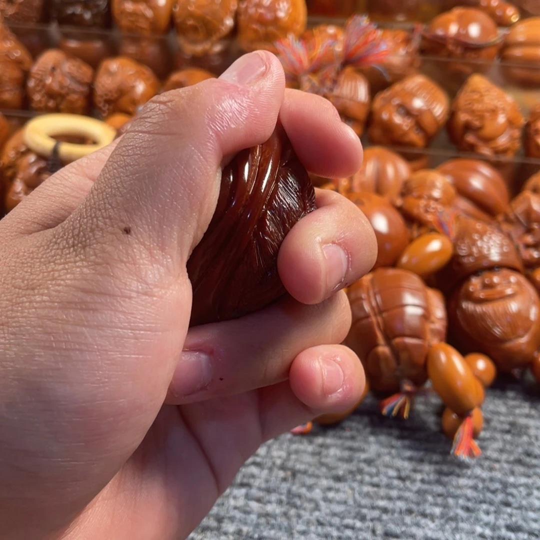 橄榄核吊坠玉华四面