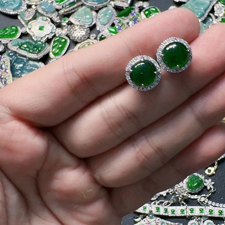 翡翠颈饰未镶嵌天然A货翡翠放漏