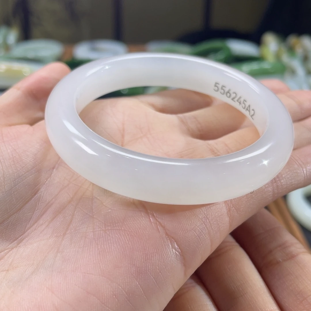 和田玉未镶嵌手镯55圈