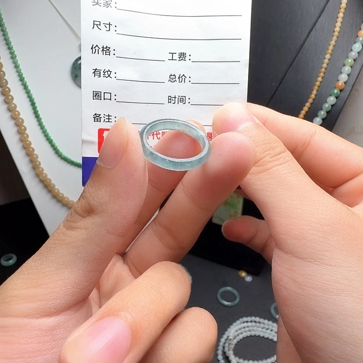 秋***子定制翡翠未镶嵌天空蓝戒圈圈口15