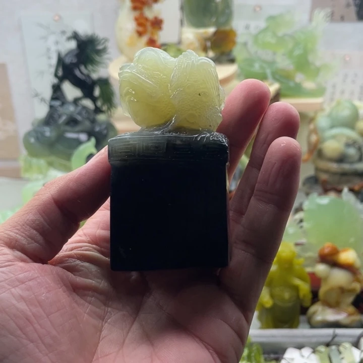 蛇纹石玉未镶嵌四大名玉印章