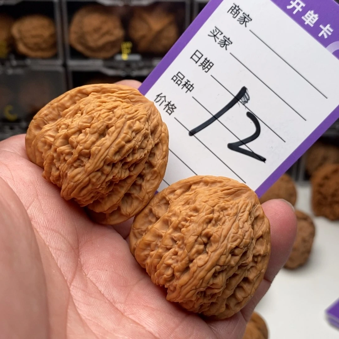 41承德密纹狮子头一对