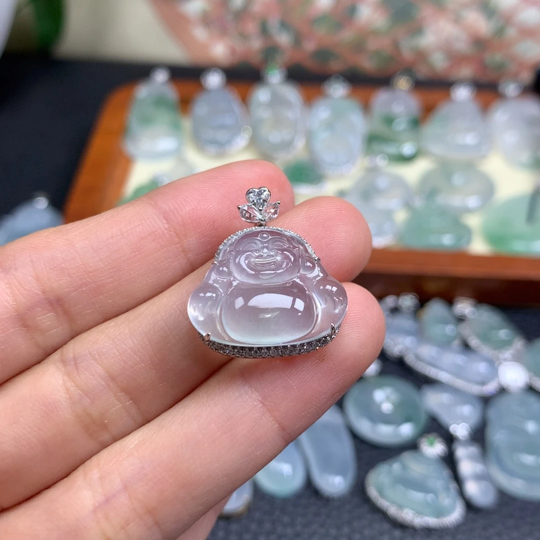 翡翠颈饰18K金镶嵌翡翠