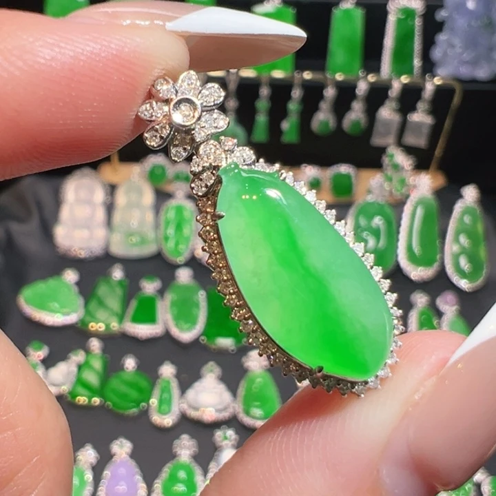 翡翠18K金镶嵌吊坠(不含链)