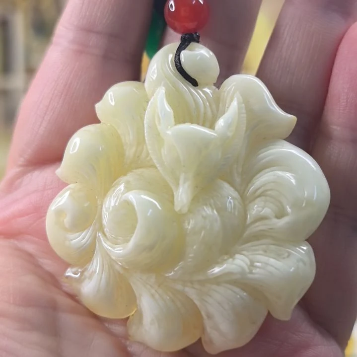 蜜蜡颈饰未镶嵌九尾狐