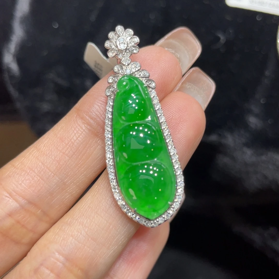 翡翠颈饰18K金镶嵌天然缅甸翡翠