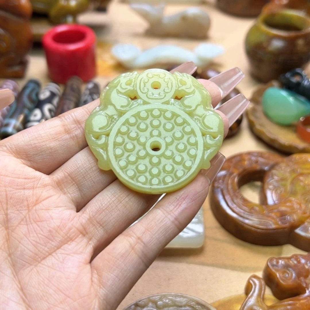 【闪购商品】蛇纹石玉颈饰未镶嵌