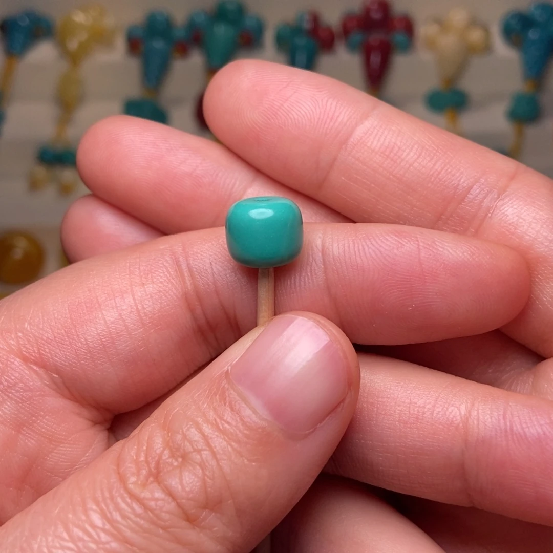 非金属卡10的老型珠子两颗