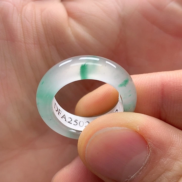 石英质玉戒圈未镶嵌