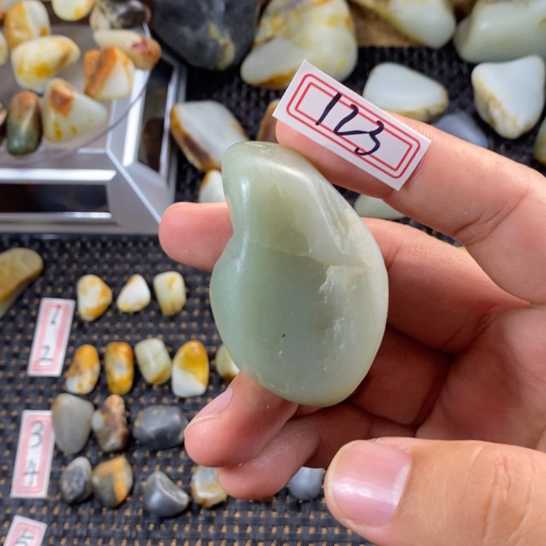 和田玉（糖玉）未镶嵌挂件