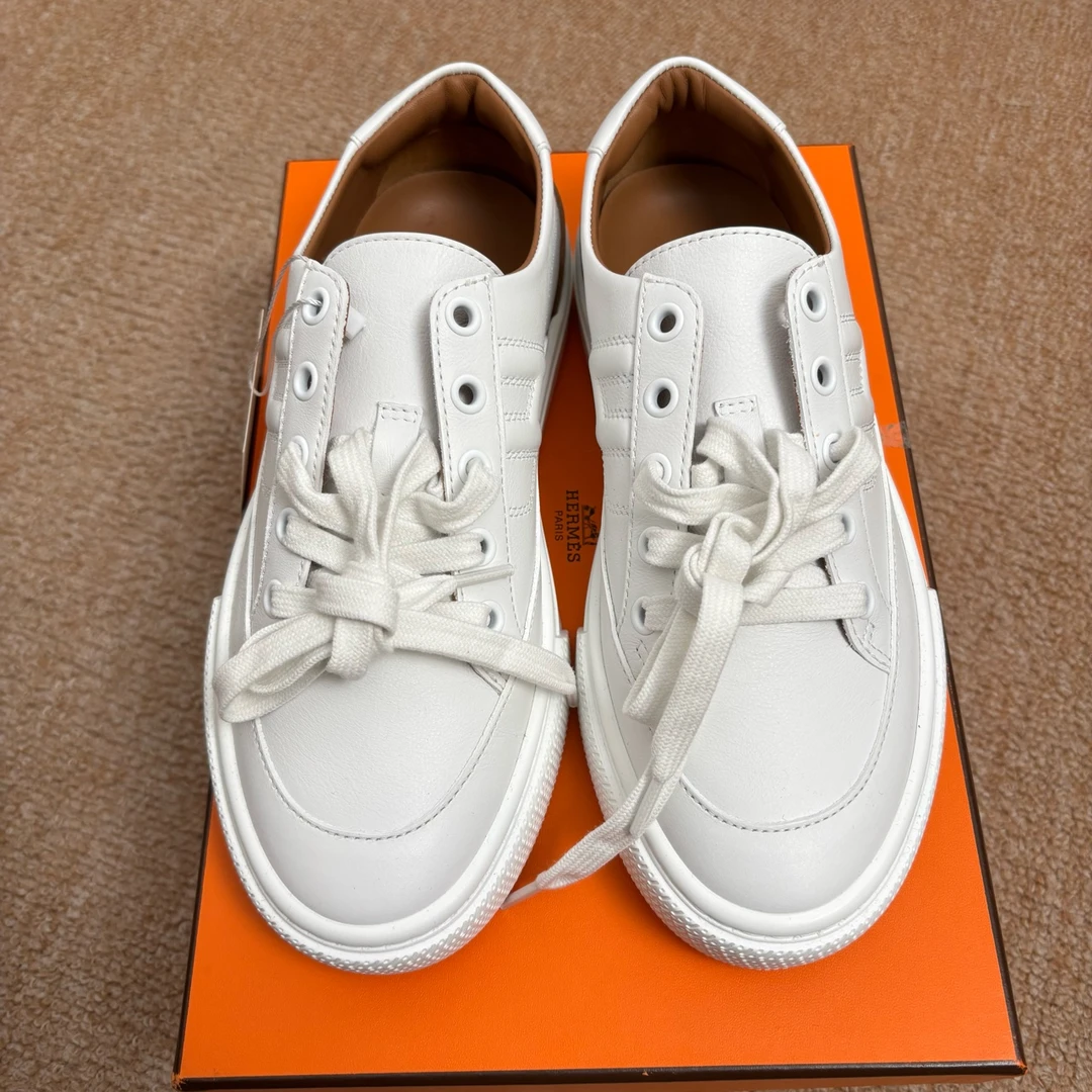 未使用 Hermes/爱马仕 白色牛皮低帮板鞋  36.5码 有盒 GM002187
