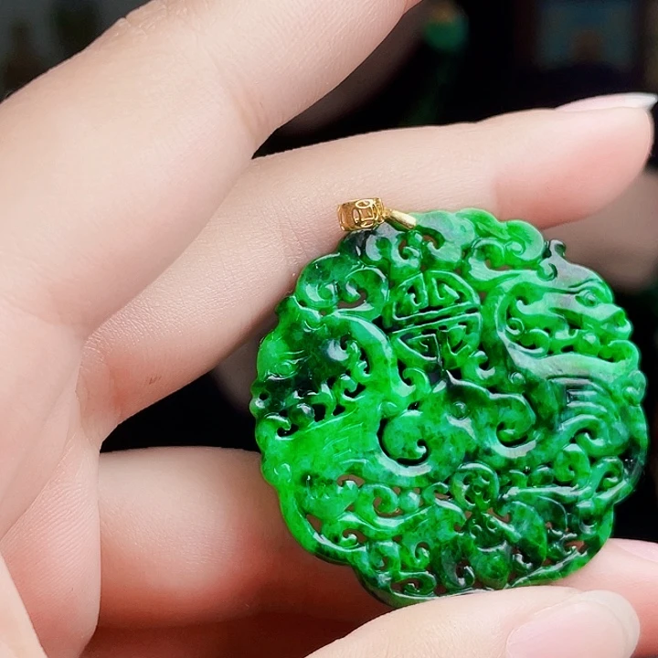 翡翠18K金镶嵌颈饰多样性