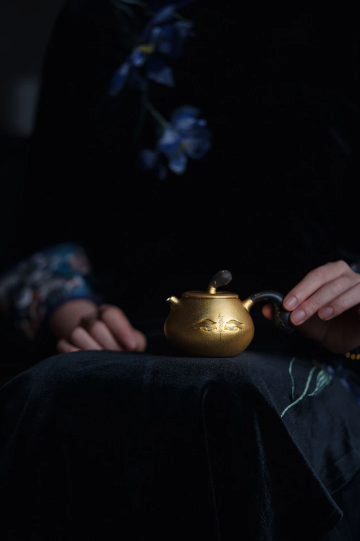 呆坐|整敲鎏金珐琅天使之眼玉滴壶  容量 : 150ml  茶具中式银壶