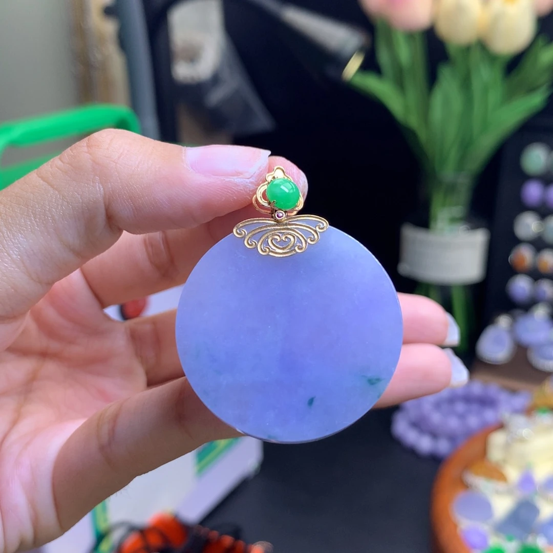 颈饰18K金镶嵌翡翠